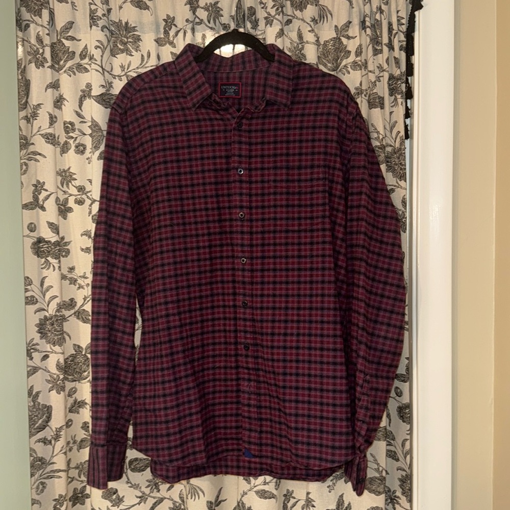UNTUCKit
XL Tall Slim Fit
Plaid Button Down